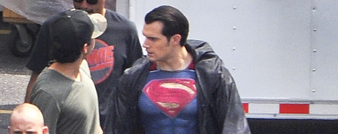 Henry Cavill en costume sur le tournage de Batman v Superman