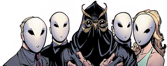 Une édition collector de Court of the Owls avec un masque