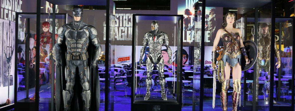 Warner Bros expose les costumes des héros de Justice League à Las Vegas