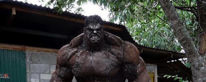 Un artiste thaïlandais donne vie à un Hulk de métal