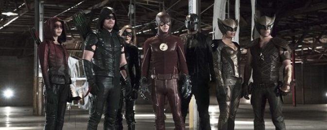 Les héros de la CW prennent la pose pour le prochain crossover Arrow/Flash