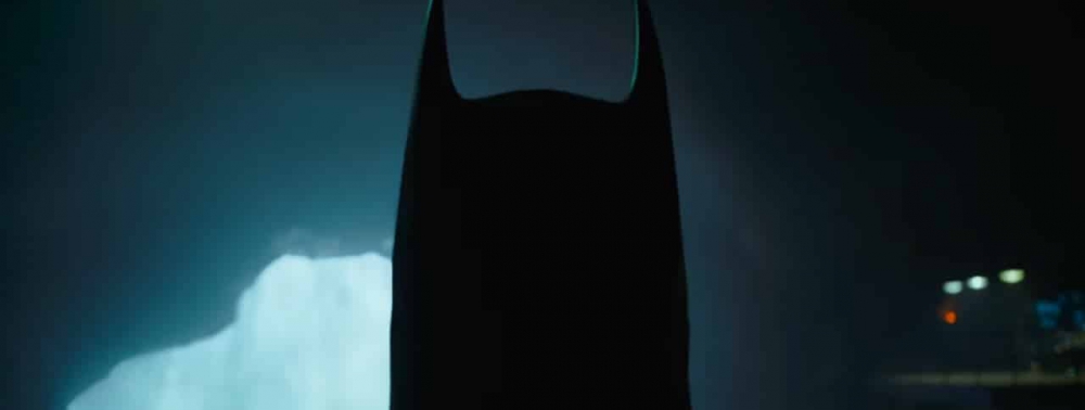 Batgirl : Michael Keaton se pointe en costume de Batman sur de nouvelles images de tournage