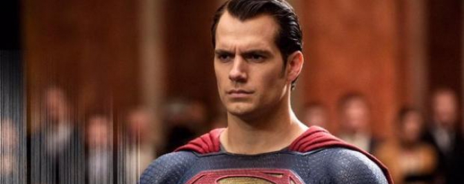 Henry Cavill tease un nouveau costume pour Justice League