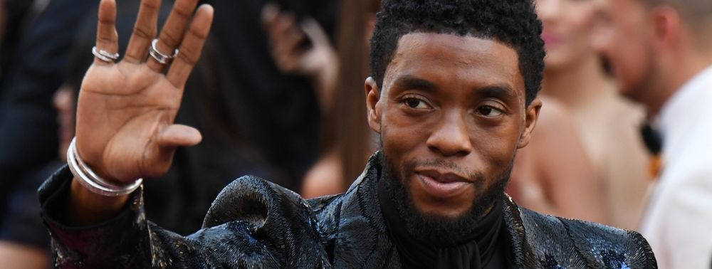 Chadwick Boseman obtient à titre posthume sa propre étoile sur le Hollywood Walk of Fame Chadwick Boseman obtient à titre posthume sa propre étoile sur le Hollywood Walk of Fame
