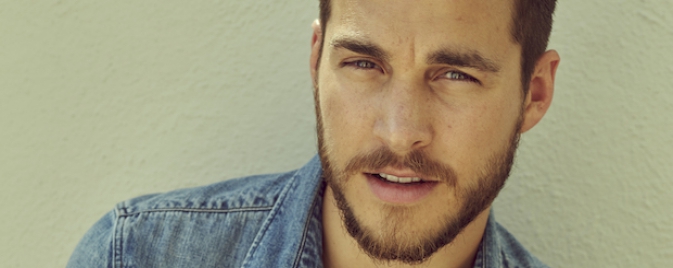 Chris Wood incarnera un personnage DC dans Supergirl saison 2