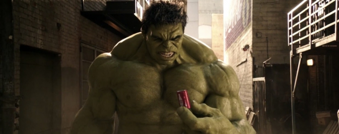 Hulk et Ant-Man inaugurent le partenariat entre Coca-Cola et Marvel en vidéo