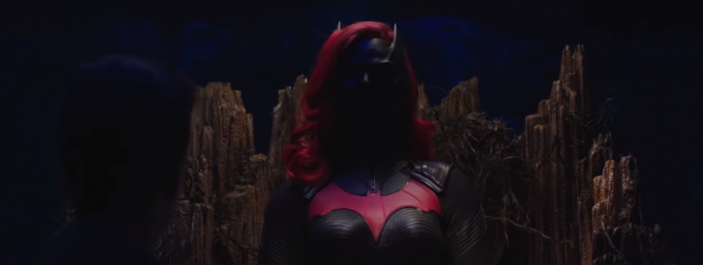 Elseworlds a toujours l'air aussi bizarre dans une vidéo behind the scenes pleine d'inédits