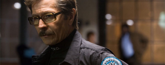 Gary Oldman offre quelques conseils à J.K.Simmons pour le rôle de Jim Gordon