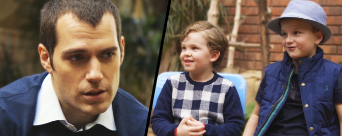 Pour la bonne cause, Henry Cavill demande aux enfants de choisir entre Batman et Superman Pour la bonne cause, Henry Cavill demande aux enfants de choisir entre Batman et Superman