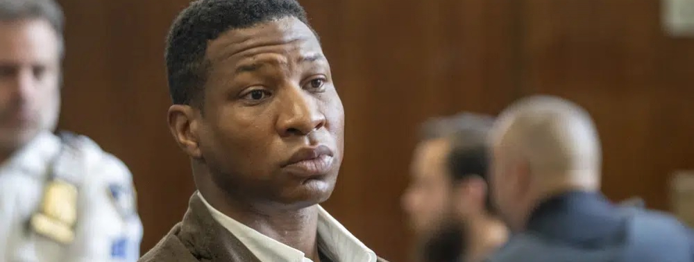 Jonathan Majors ira bien au procès, la défense incapable d'obtenir le non-lieu