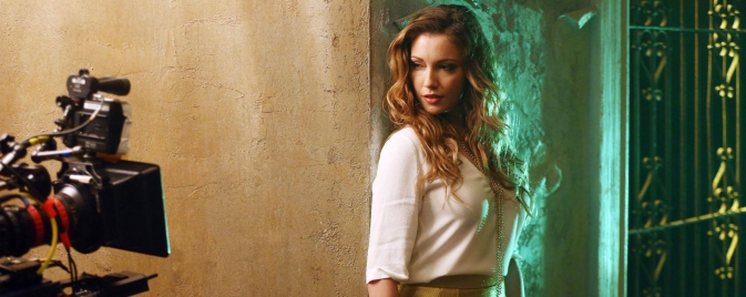 Katie Cassidy fera une apparition dans The Flash