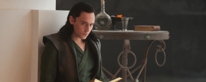 Loki couronné dans une scène coupée de Thor : The Dark World