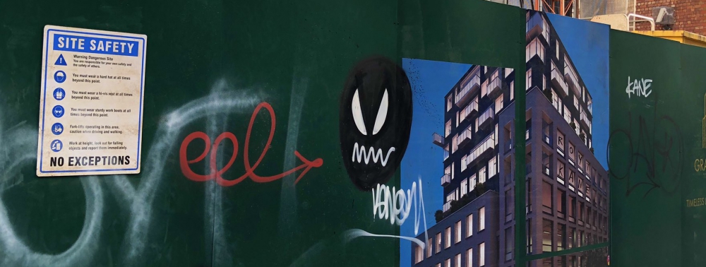 Un graffiti de Venom aperçu sur le tournage de Morbius