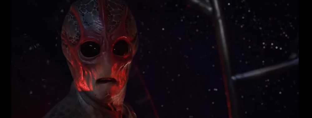 Resident Alien saison 2 présente enfin son premier trailer