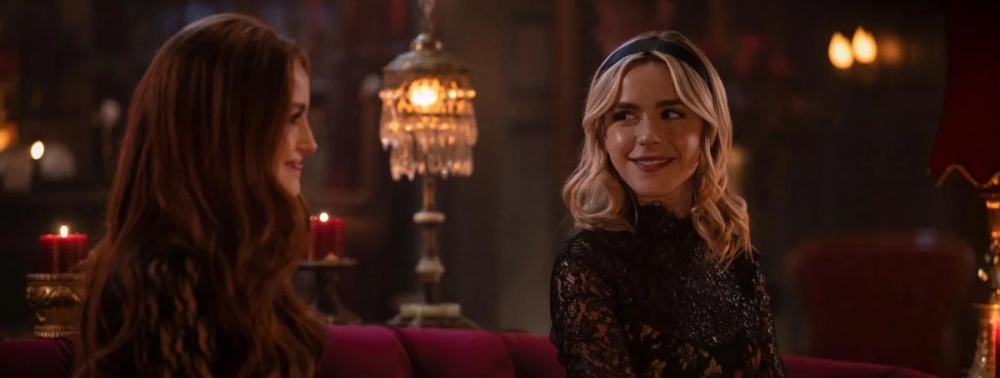 Riverdale : Kiernan Shipka retrouve le costume de Sabrina sur les nouvelles images du crossover