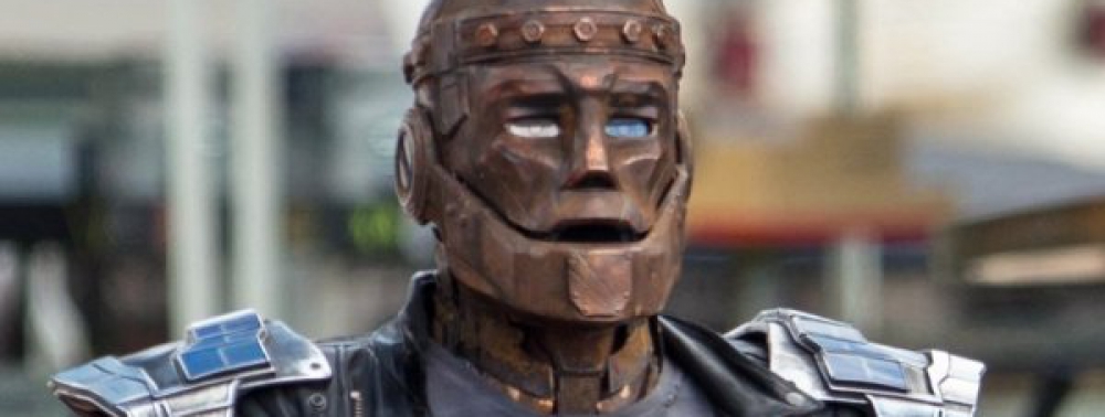 Doom Patrol : un Robotman à la fois bizarre et fidèle se montre sur le tournage