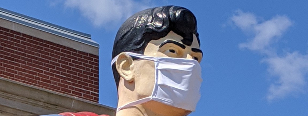 Une statue de Superman masquée à Metropolis, aux Etats-Unis