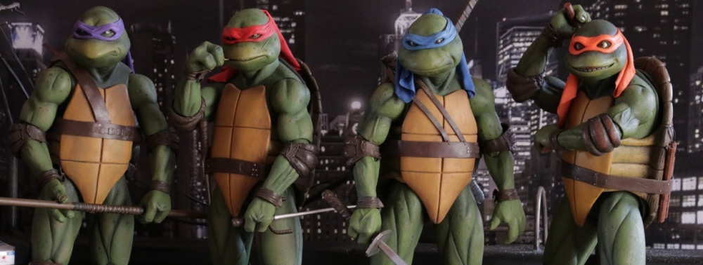 Il crée un superbe diorama pour ses figurines Tortues Ninja (1990)