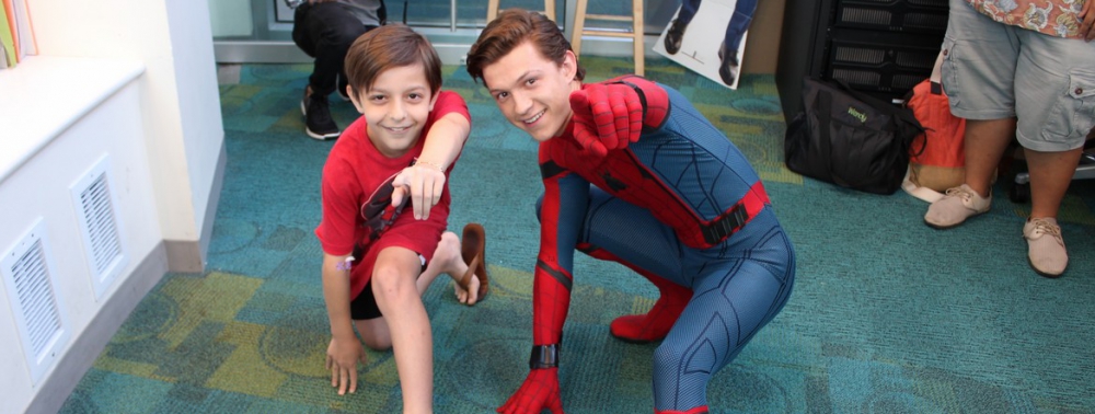 Quand Tom Holland va au chevet des enfants malades déguisé en Spider-Man